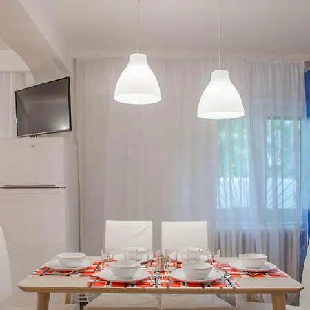 Scandinavian By Citylife Suites
